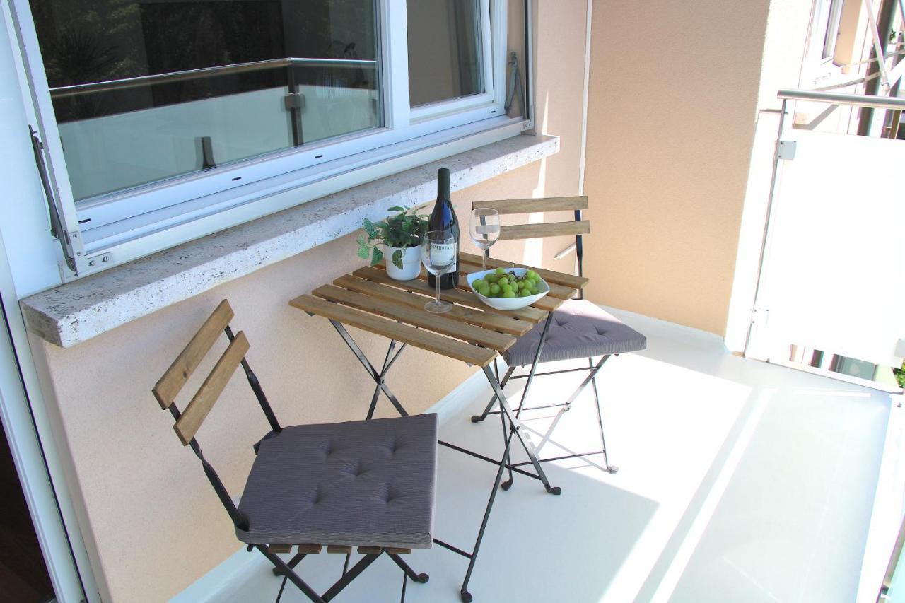Cozy Apartment With Free Parking & Close To Lake Лугано Экстерьер фото